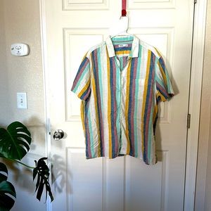Short sleeve button up